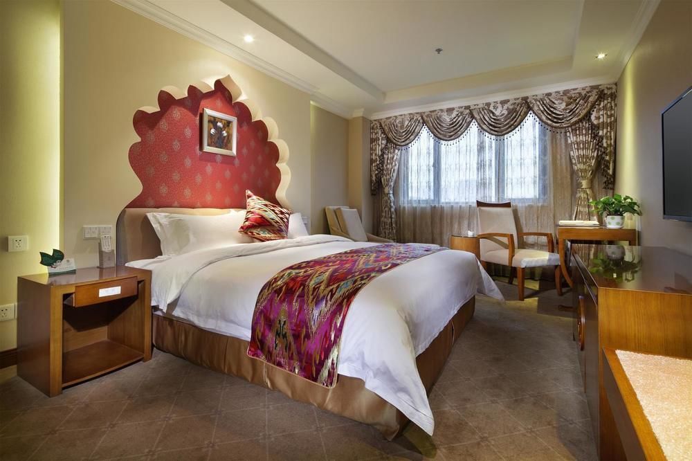 Central Asian Hotel Чънду Екстериор снимка